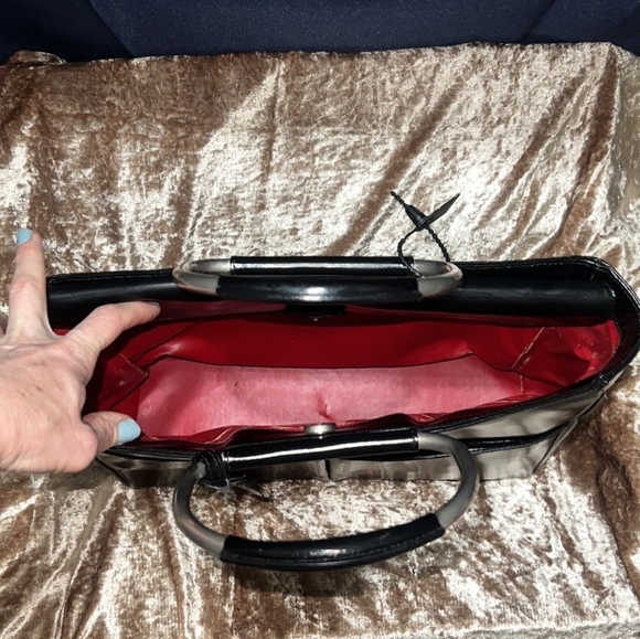 Authentic Gucci Black Patent Leather Tote - Picture 5 of 11